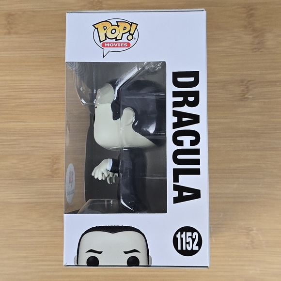 Funko Pop Dracula Vinyl Figure - Picture 2 of 9